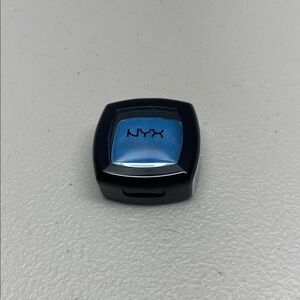 NYX Azure Blue Eyeshadow. ES 111, Irises